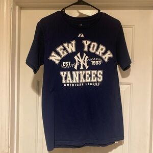 Medium Navy Blue Majestic New York Yankee Size Small T-Shirt